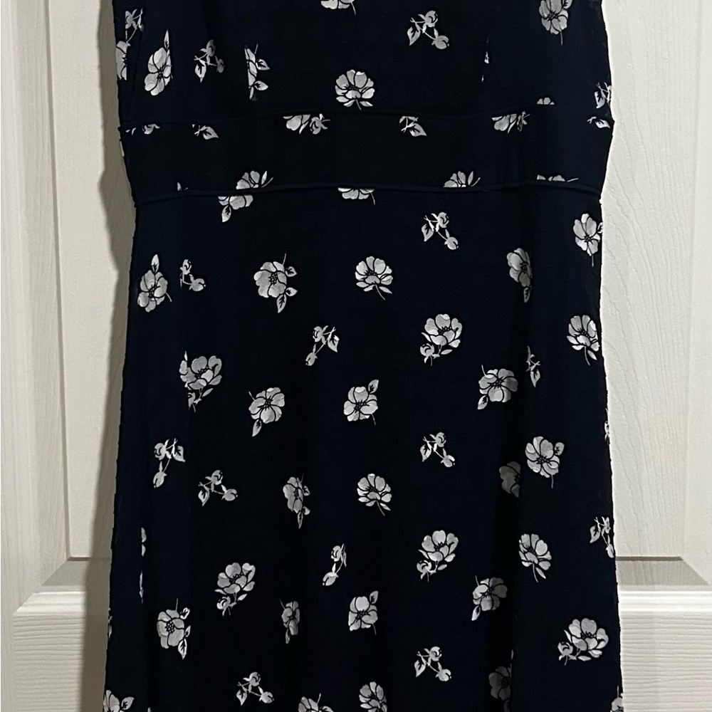 NWOT Ann Taylor Women’s Floral Sleeveless Dress - Navy and White Sz. 4 - Picture 8 of 9